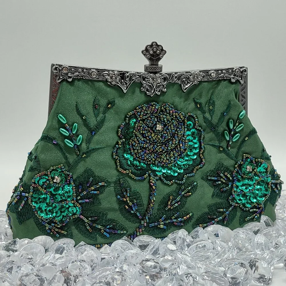 Vintage Floral Embroidered Clutch Handbag - Picture 3 of 8
